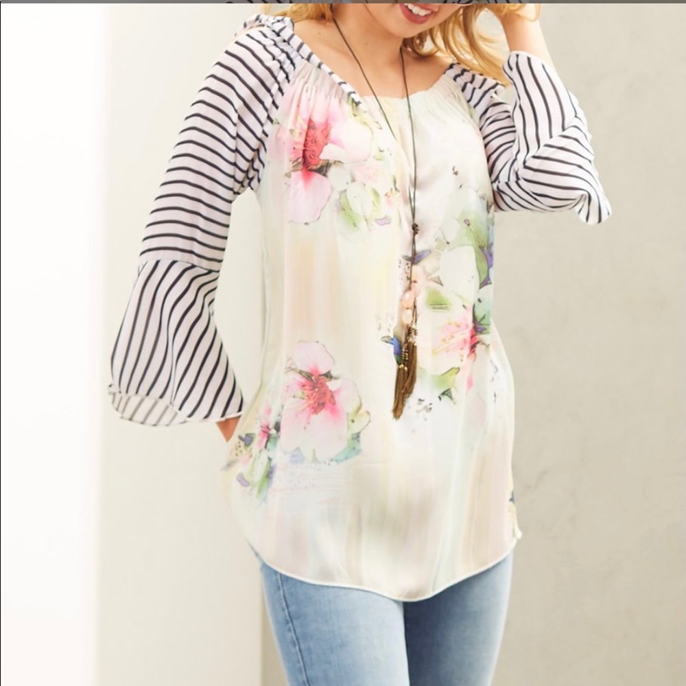 Floral Bell Sleeve Tunic